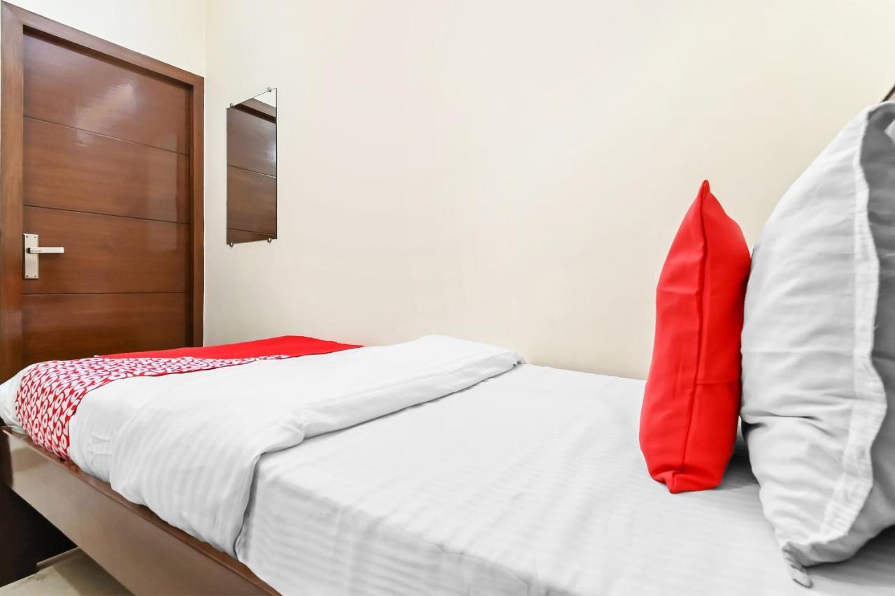 Oyo 49672 Hotel Galaxy Moradabad Exterior foto