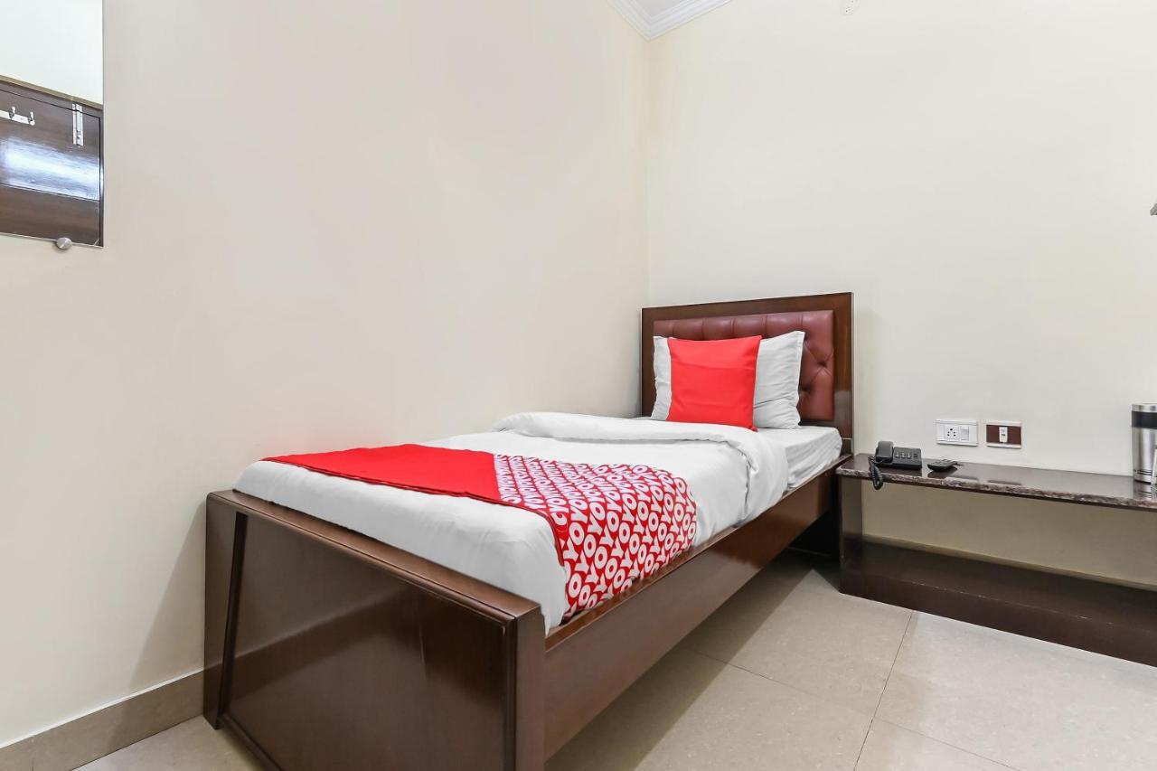 Oyo 49672 Hotel Galaxy Moradabad Exterior foto